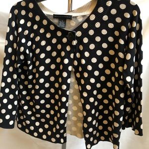 3/4 sleeve light sweater.
